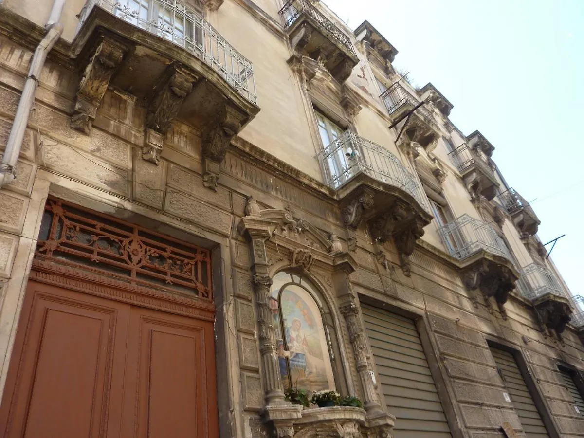 B&B Palazzo Arcidiacono - Central Prestigious Flat Catania Italy